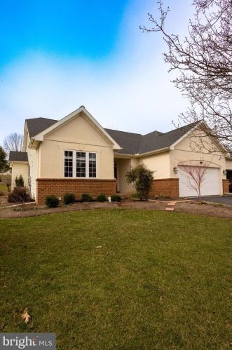 209 Sutherland Rd, Lancaster PA  17603-9053 exterior