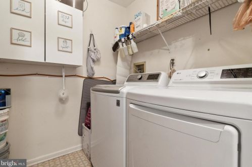 1213 Eagles Chase Dr, Trenton NJ  08648-2540 exterior