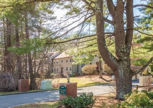 45 Village Walk, Wilton CT  06897-4042 exterior