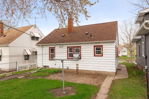 1611 Chelsea St, Saint Paul MN  55108-2214 exterior