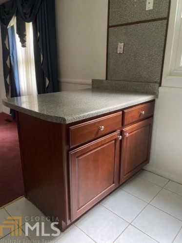 6860 Cainwood Dr, Atlanta GA  30349-4712 exterior