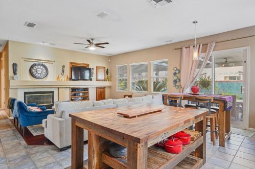 3489 Heron Lake Ln, Elk Grove, CA 95758-3601