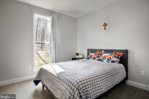 258 Speaks Ln, Harpers Ferry WV  25425 exterior