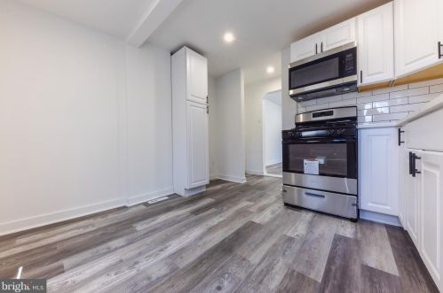 302 Morris St, Gloucester, NJ 08030-1447