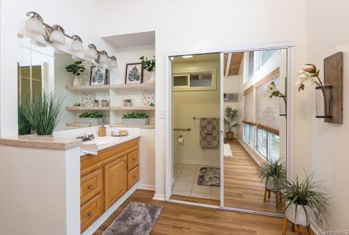 7136 Kamilo St, Honolulu HI  96825-1605 exterior