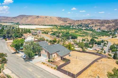 14625 Flintstone Dr, Leona Valley, CA 93532-1415