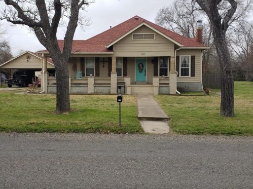 627 Ackerman St, Rockdale, TX 76567-2306