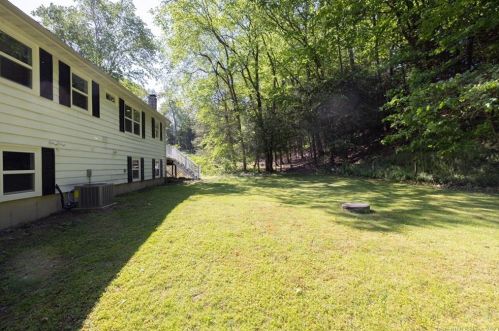 17 Valley Field Rd, Sandy Hook CT  06482-1096 exterior