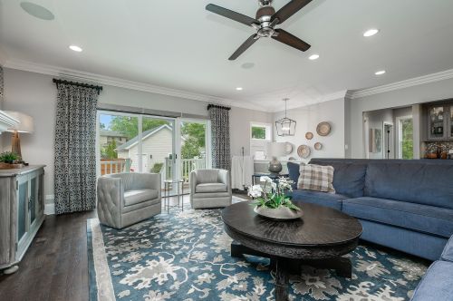 231 Douglas Ave, Naperville IL  60540-4409 exterior
