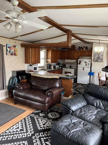 7 Robbins St, Hinsdale, NH 03451-2440