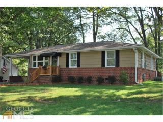 31 Dixon St, Newnan, GA 30263-1650