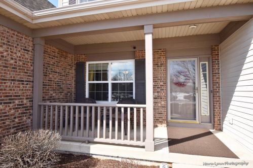 332 Messenger Cir, North Aurora, IL 60542-1805