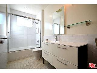 512 Windsor Blvd, Los Angeles CA  90004-1413 exterior