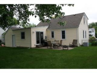 4421 Xenia Ave, Minneapolis, MN 55422-1048