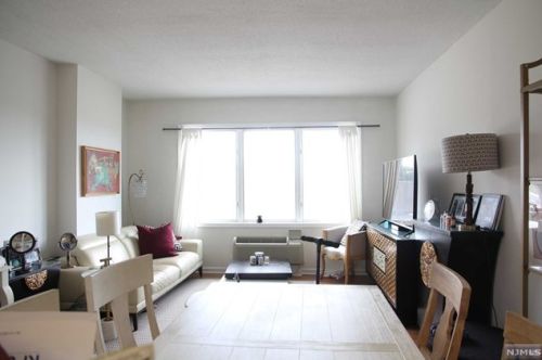 2108 City Pl, Edgewater, NJ 07020-3136