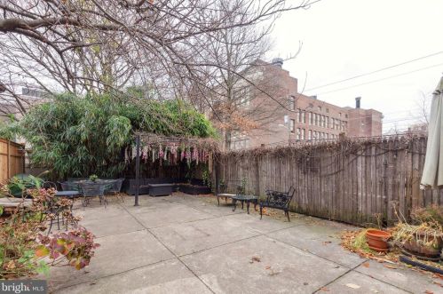 627 16th St, Philadelphia PA  19130-3415 exterior