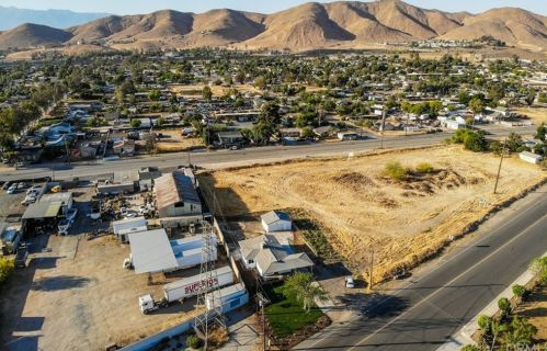 9357 Bellegrave Ave, Riverside CA  92509-2738 exterior