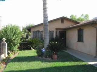 931 Prospect Ave, Visalia, CA 93291-2535