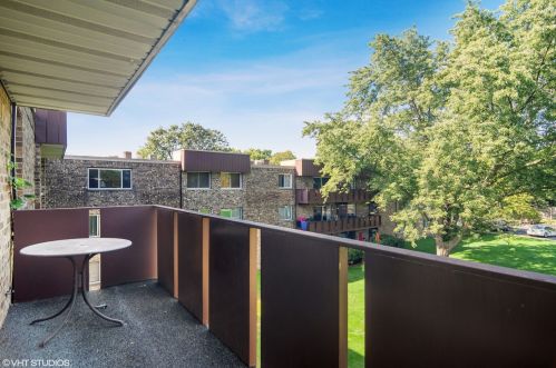 2650 Brookwood Way Dr, Rolling Meadows IL  60008-2368 exterior