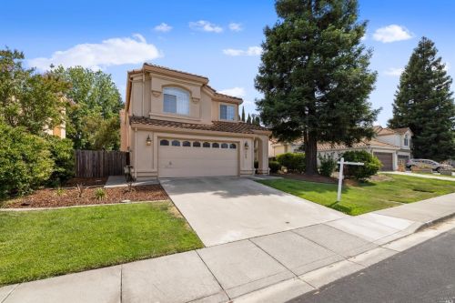 148 Suncrest Way, Vacaville, CA 95688-8524