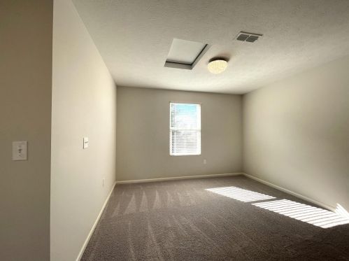 1881 Erika Dr, Springfield OH  45503-5883 exterior