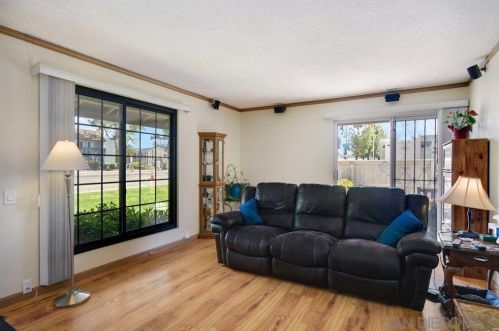 10195 Caminito Volar, San Diego, CA 92126-4104