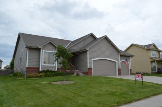 21016 Hampton Dr, Gretna, NE 68028-3967