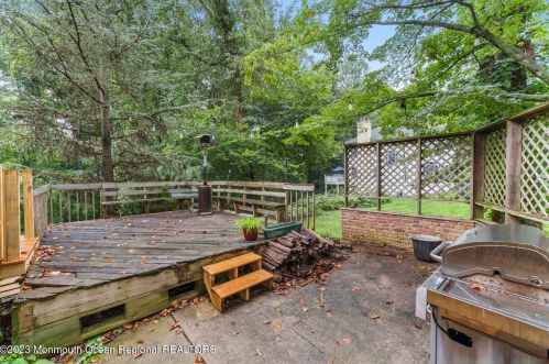 206 Red Hl Rd, Middletown NJ 07748-2408 exterior