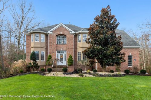 33 Cherry Tree Ln, Upper Freehold Township, NJ 08514-2355