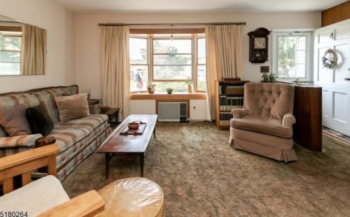 4 Lawrence Dr, Hackettstown NJ  07840-2510 exterior