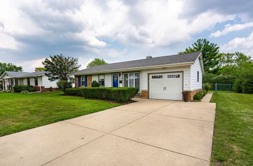 29 Forest Ln, Elk Grove Vlg, IL 60007-1401