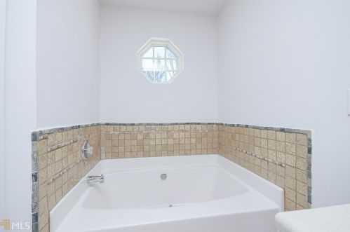 5274 Hanover St, Atlanta GA  30349-5278 exterior