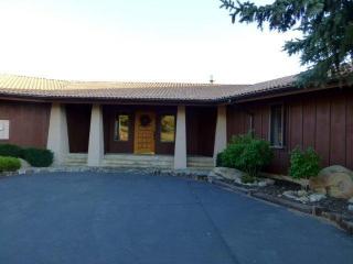 24220 Jacaranda Dr, Tehachapi, CA 93561-7000
