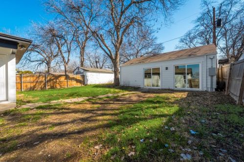 3313 8 Ave, Fort Worth TX  76110-3810 exterior