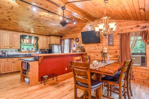 129 Windham Rd, Derry, NH 03038-4404