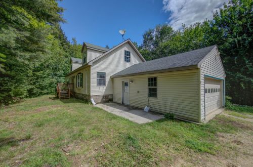 11 Kennedy Dr, Norway, ME 04268-5252