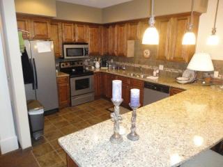 201 Prairie Dr, Branson, MO 65616-7499