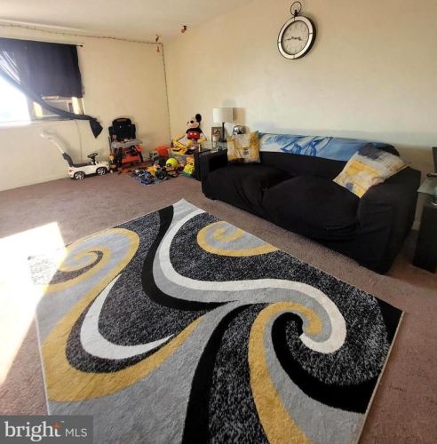 8202 Ditman St, Philadelphia PA 19136-2814 exterior