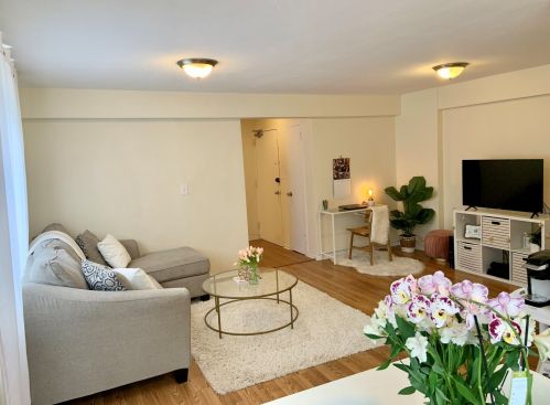 708 Bittersweet Pl, Chicago, IL 60613-2356