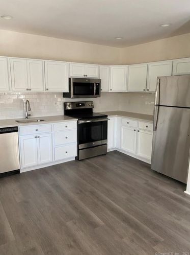 14 Thomes St, Norwalk CT  06853-1025 exterior