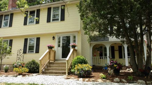 90 Seaverns Bridge Rd, Amherst, NH 03031-2132