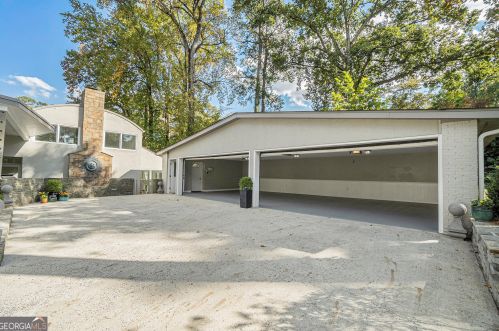 887 Berkshire Rd, Atlanta GA  30324-4929 exterior