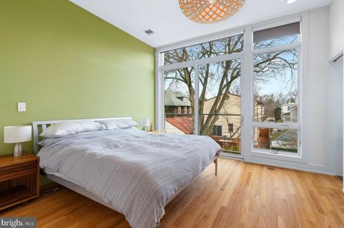 31 Maple St, Princeton NJ  08542-3850 exterior