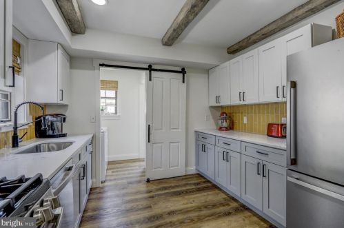 189 Valleybrook Dr, Lancaster PA  17601-4620 exterior