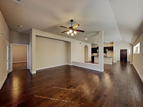 9208 Vineyard Ln, Fort Worth, TX 76123-2752