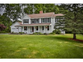 26 Parmenter Rd, Londonderry, NH 03053-3257