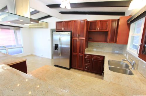 3086 Kaohinani Dr, Honolulu HI  96817-1037 exterior