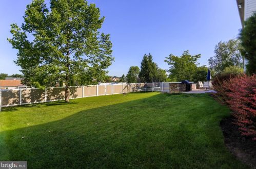 1443 Farm Cross Way, York PA  17408-8537 exterior