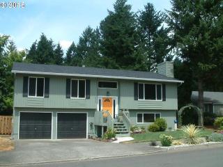 8923 Talawa Dr, Tualatin, OR 97062-9351