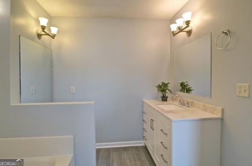 1192 Mountain Springs Dr, Kennesaw GA  30144-5611 exterior
